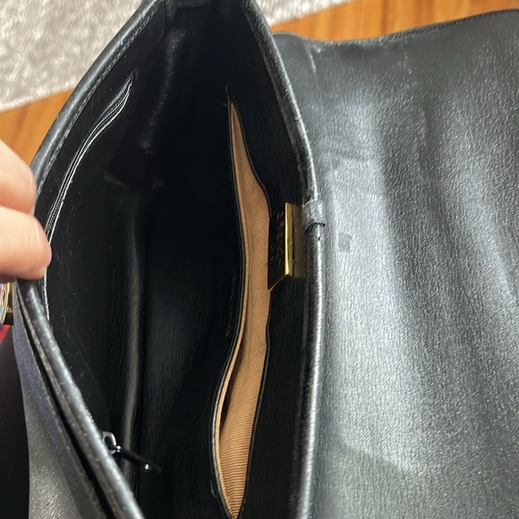 GIVENCHY VINTAGE black leather purse with gold hardware - Picture 7 of 11